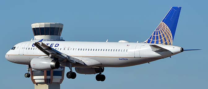 United Airbus A320-232 N498UA, Phoenix Sky Harbor, January 17, 2016